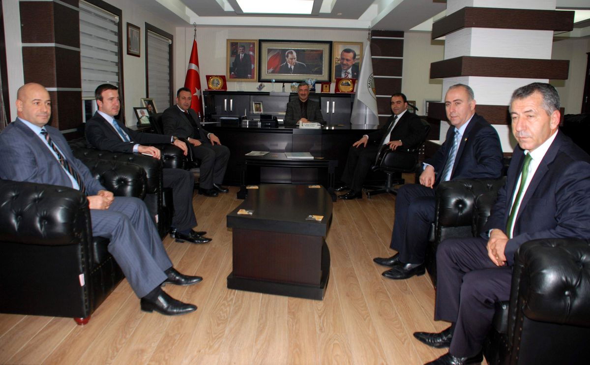 Dernek Yönetiminden Başkan Turanlı\'ya Ziyaret