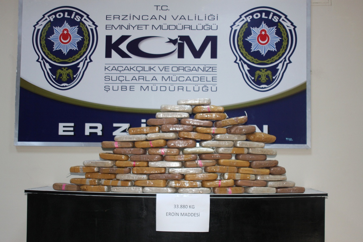Erzincan\'da 34 Kilo Eroin Ele Geçirildi