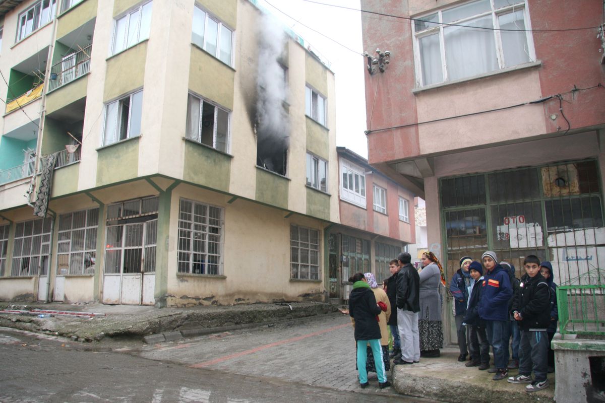 Ev Yangını Ucuz Atlatıldı
