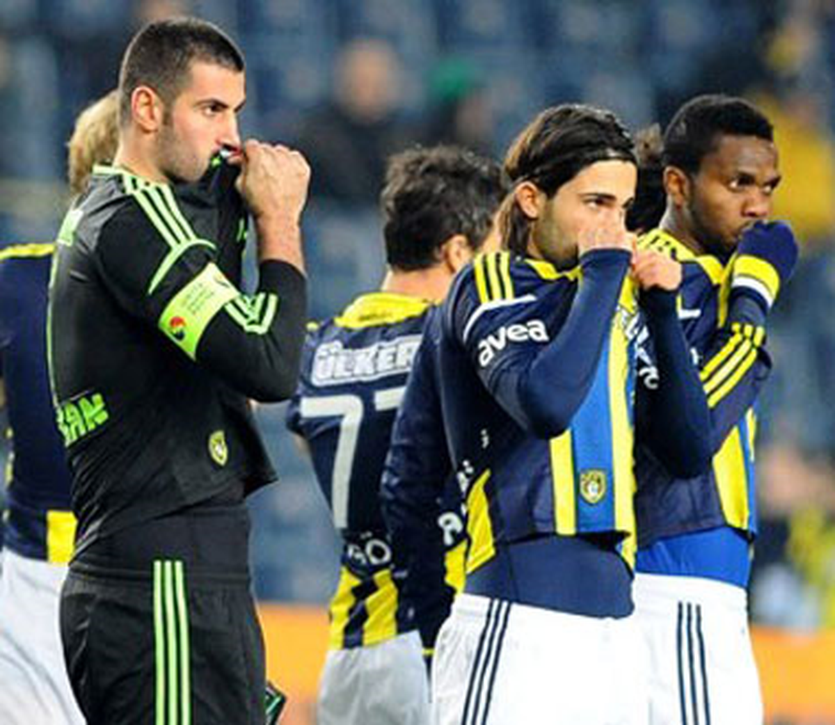 Fenerbahçeli Futbolculardan Kocaman\'a Destek