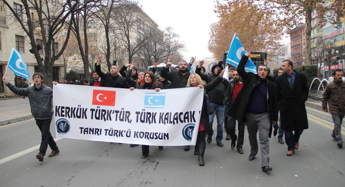 \'Kerkük\' Eylemine Katılan Gruplar Atatürk Bulvarı\'nı Trafiğe Kapattı