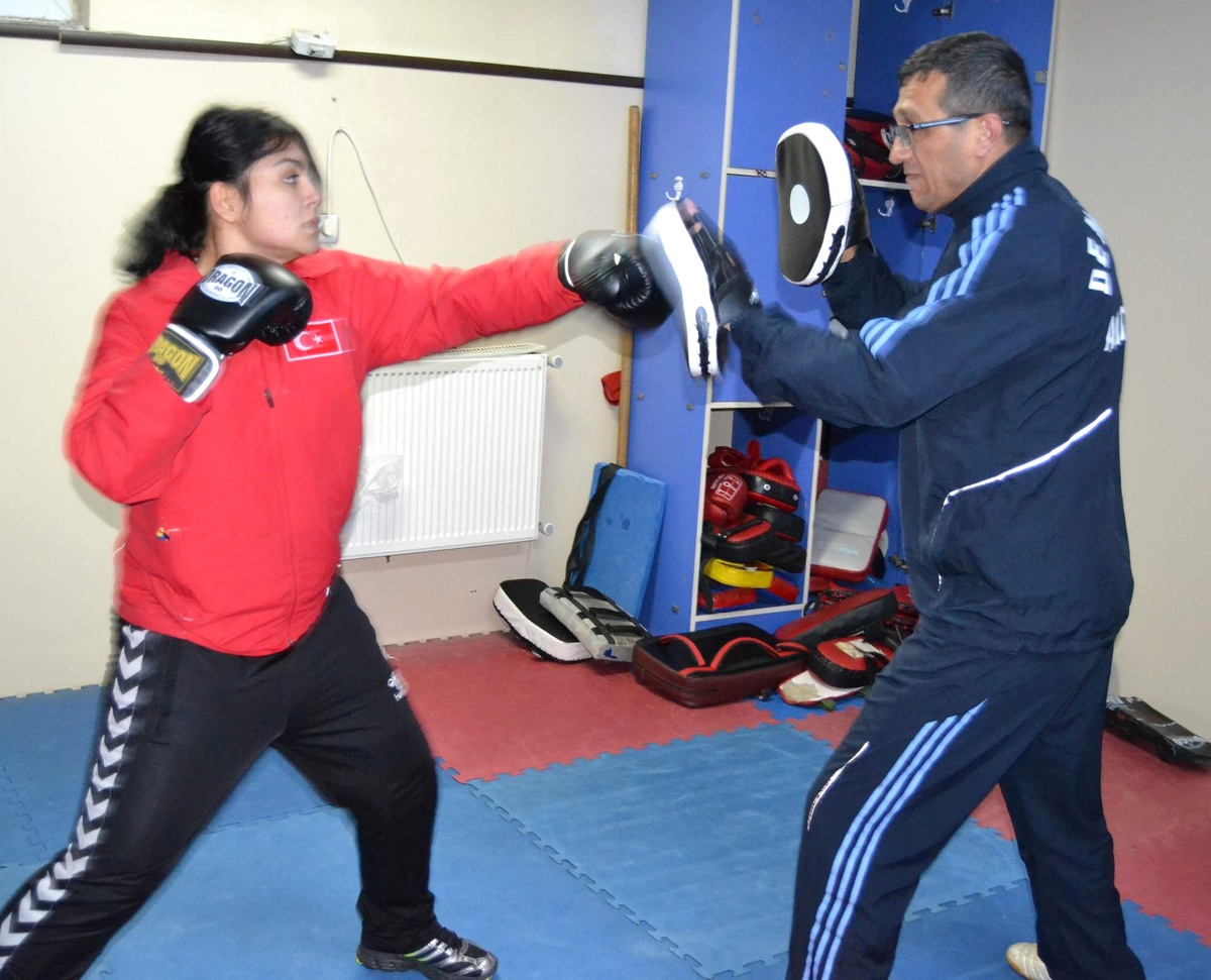 Kilo Vermek İçin Gittiği Kıck Boks\'ta Avrupa İkincisi Oldu