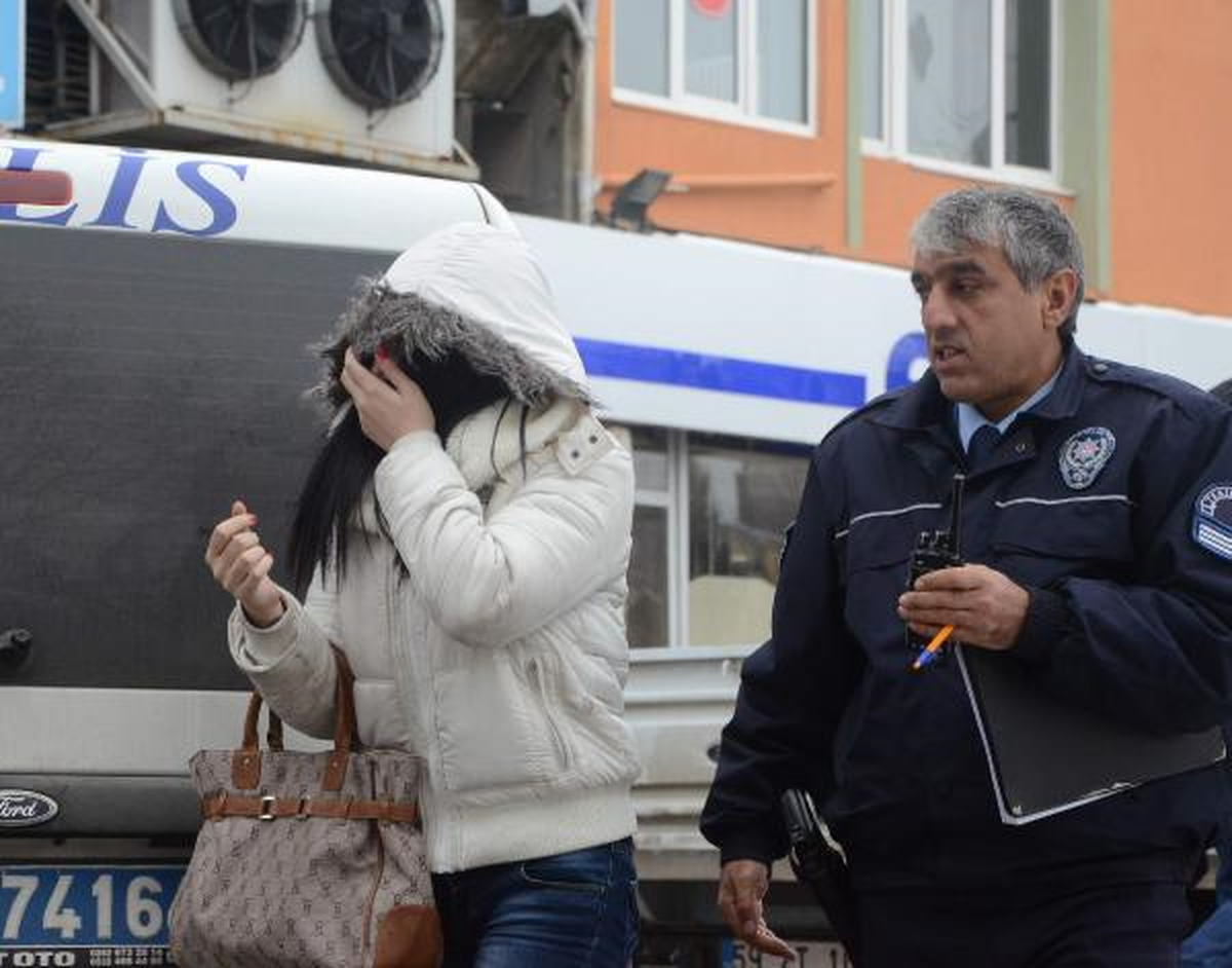 Kocaeli\'de Evden Kaçan İki Genç Kız Çorlu\'da Otogarda Yakalandı