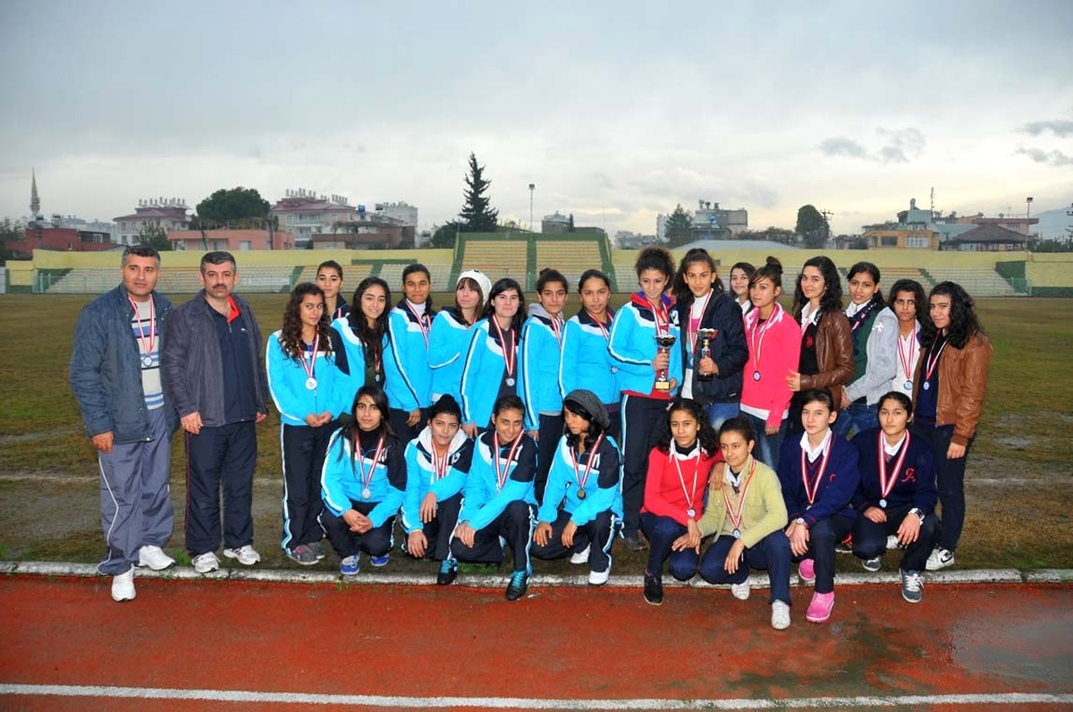 Mehmet Akif Ersoy Kız Teknik ve Meslek Lisesi Şampiyon