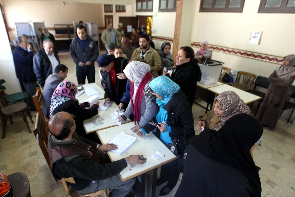 Mısır\'da Halk Referandumun 2. Turu İçin Sandık Başında
