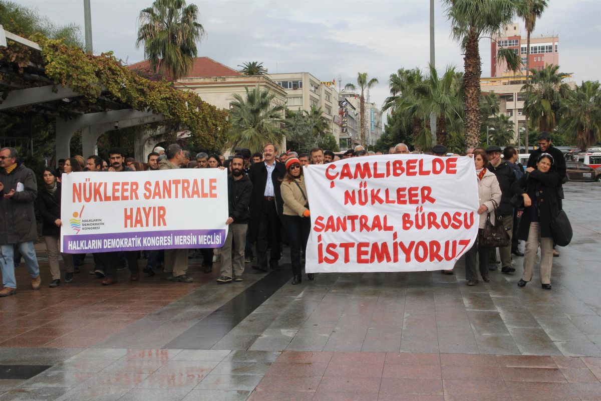 Nükleer Karşıtlarından Büro Nöbeti