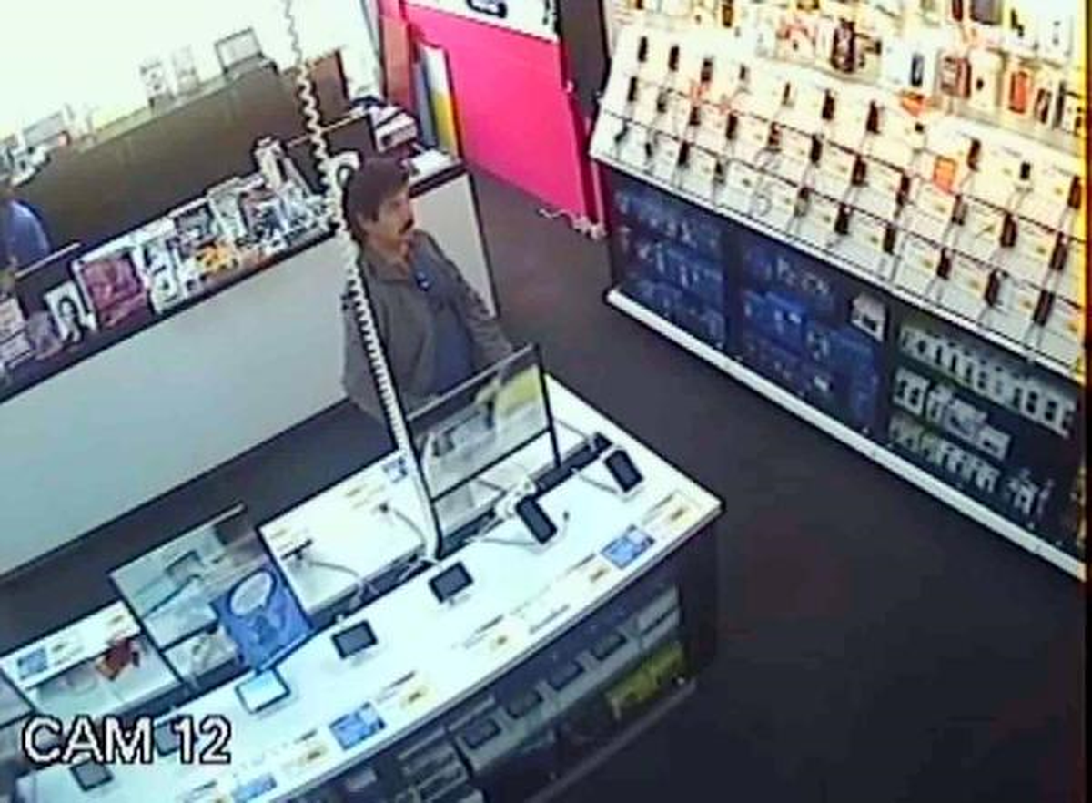 Suç Makinesi Önce Kameraya Sonra Polise Yakalandı