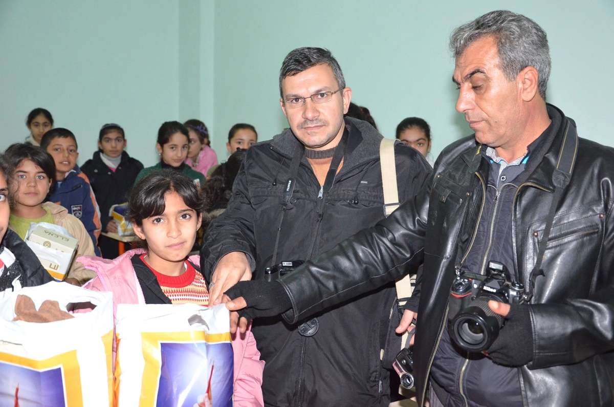 Viranşehir Kaymakamlığı\'ndan Öğrencilere Giyim Yardımı