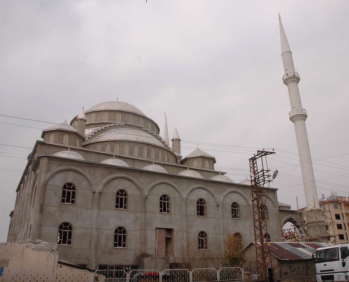 Nurşin Camii İçin \'Bir Seccadeniz Olsun" Çağrısı