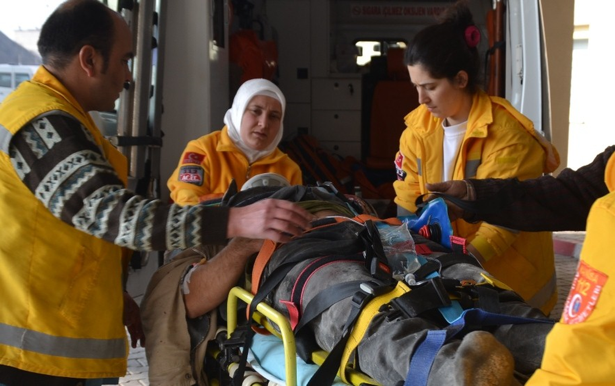 Yüksekten Düşen İşçi Ağır Yaralandı