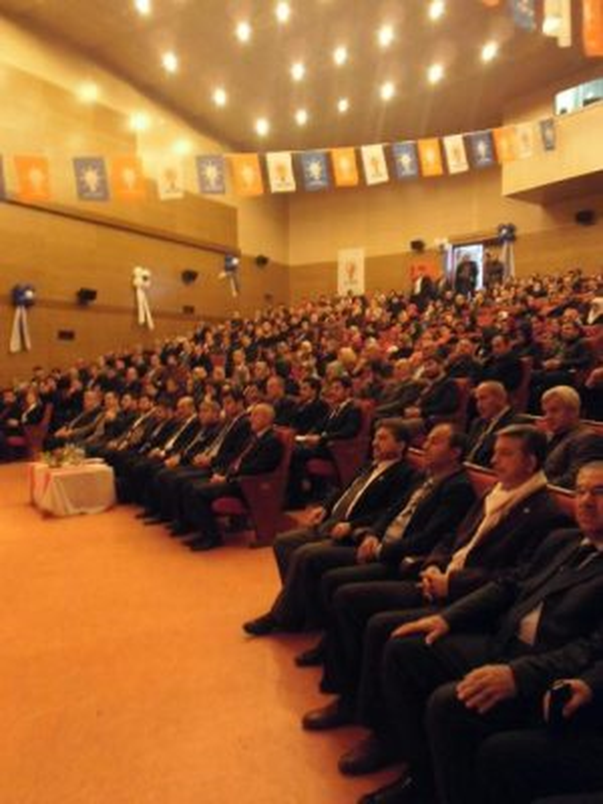 "AK Parti Hizmet Siyasetiyle Büyük İcraatlar Gerçekleştirdi"