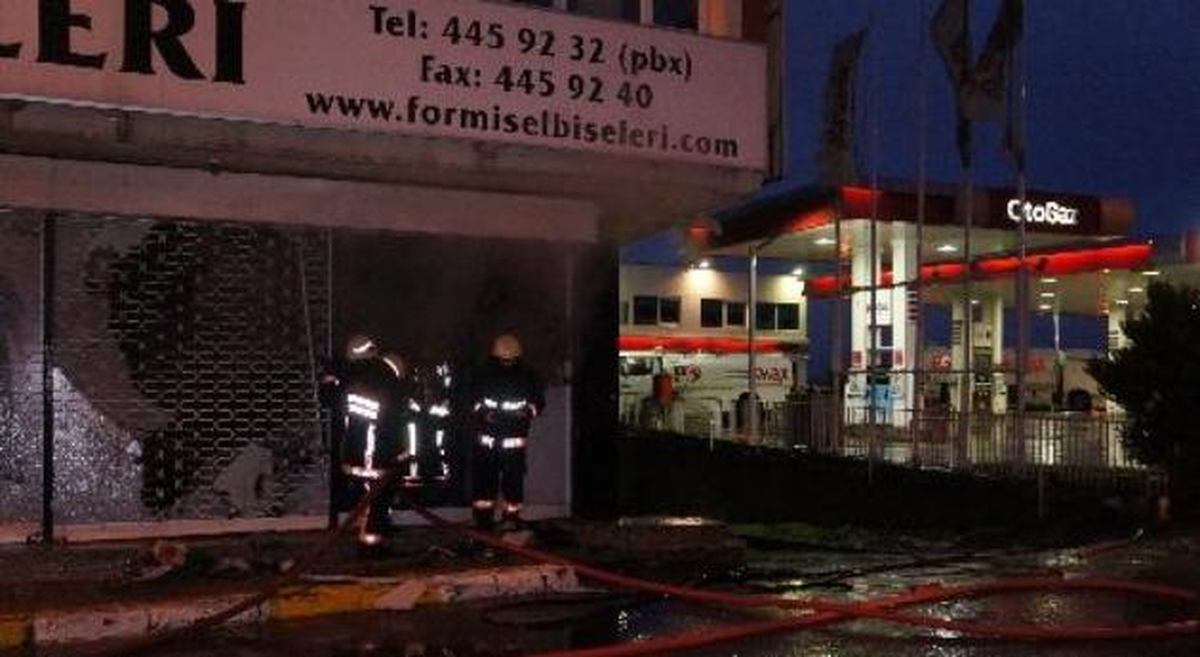 Bağcılar\'da İş Yeri Yangını