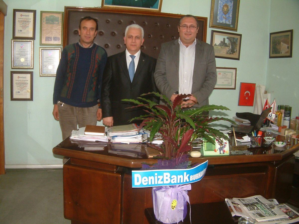 Banka Müdüründen Çiçekli Kutlama