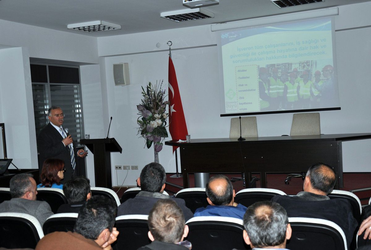 Belediyeden İşçi ve Memurlara Eğitim Semineri