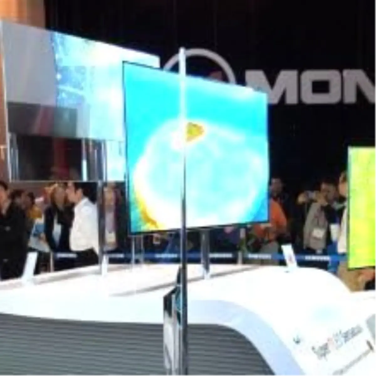 Devden bile daha dev bir TV!