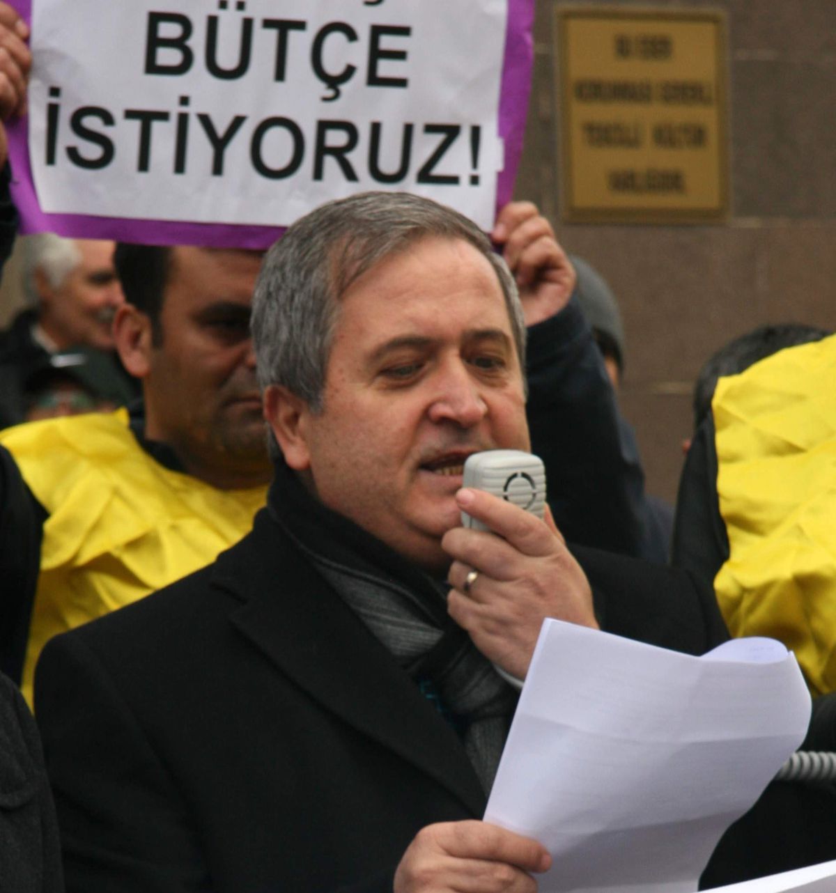 Eğitim-Sen Üyeleri, 2013 Yılı Merkezi Bütçeyi Protesto Etti