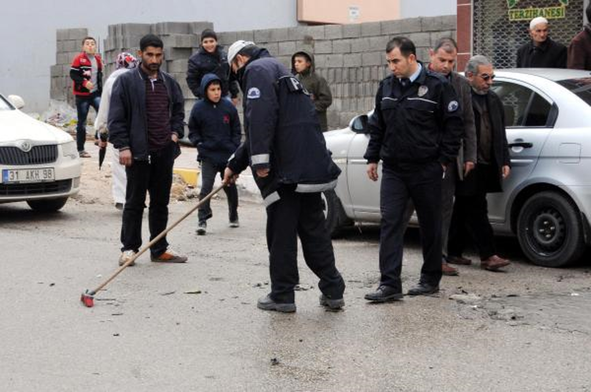 Kaza Sonrası Yolu Polis Temizledi