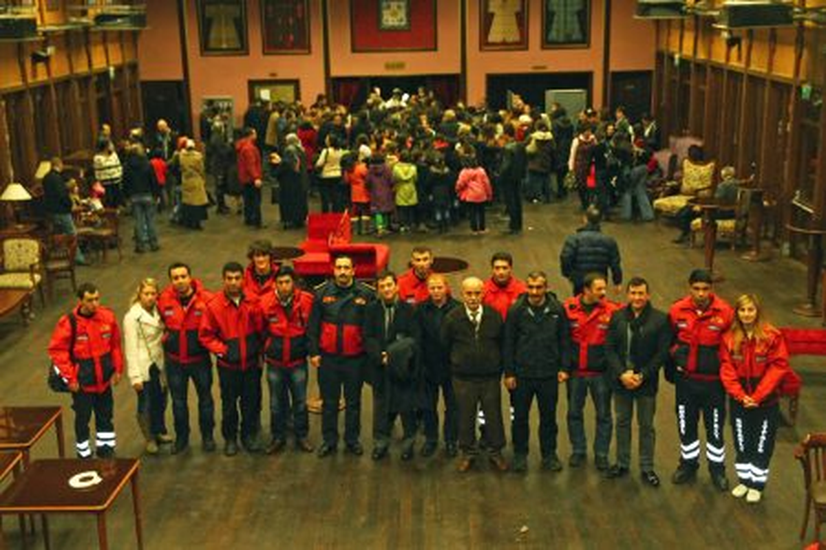 Kocaeli İtfaiyesi Gönüllüler İçin KOÜ\'de Stant Açtı
