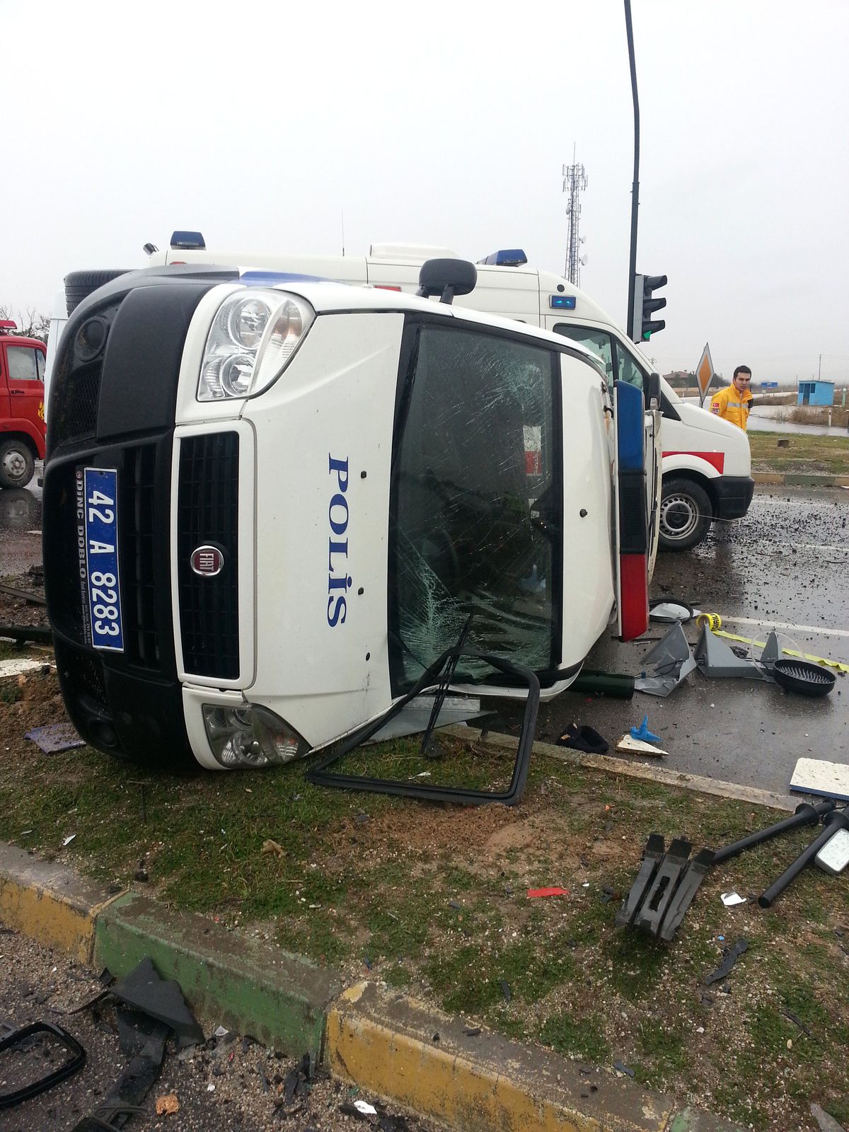 Konya\'da Trafik Kazası: 3\'ü Polis, 5 Yaralı