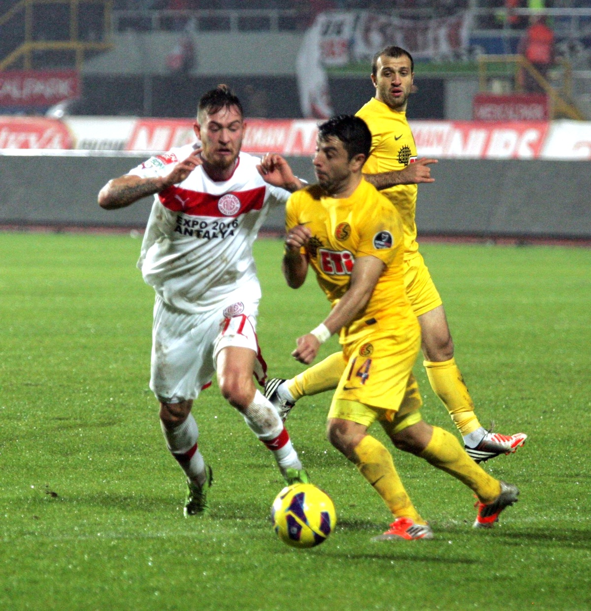 Medical Park Antalyaspor, Eskişehirspor\'u Yendi