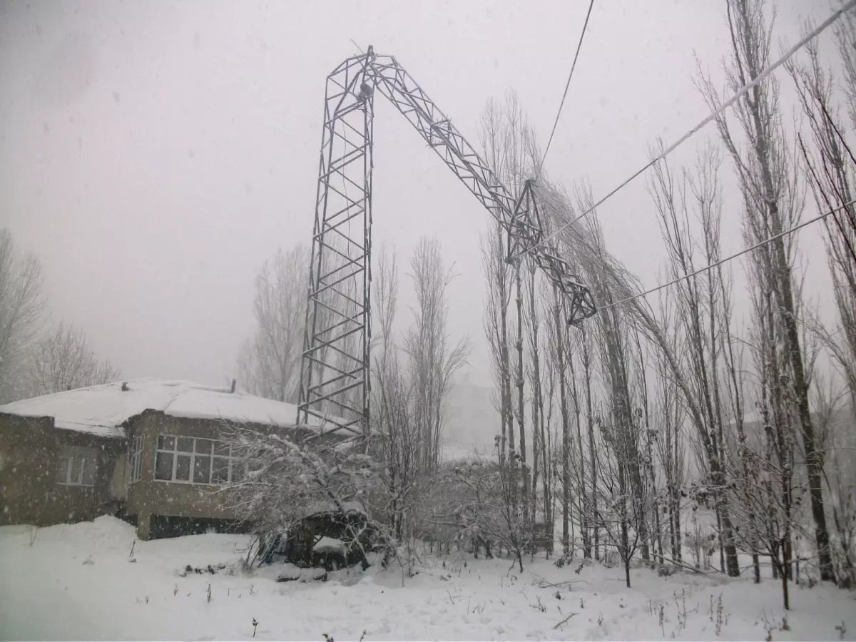 Şemdinli\'de Kara Kış