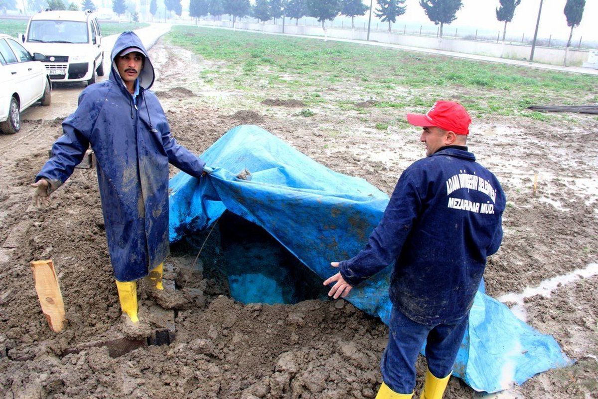 Su Basan Mezarlıkta Cenazeler Defnedilemedi