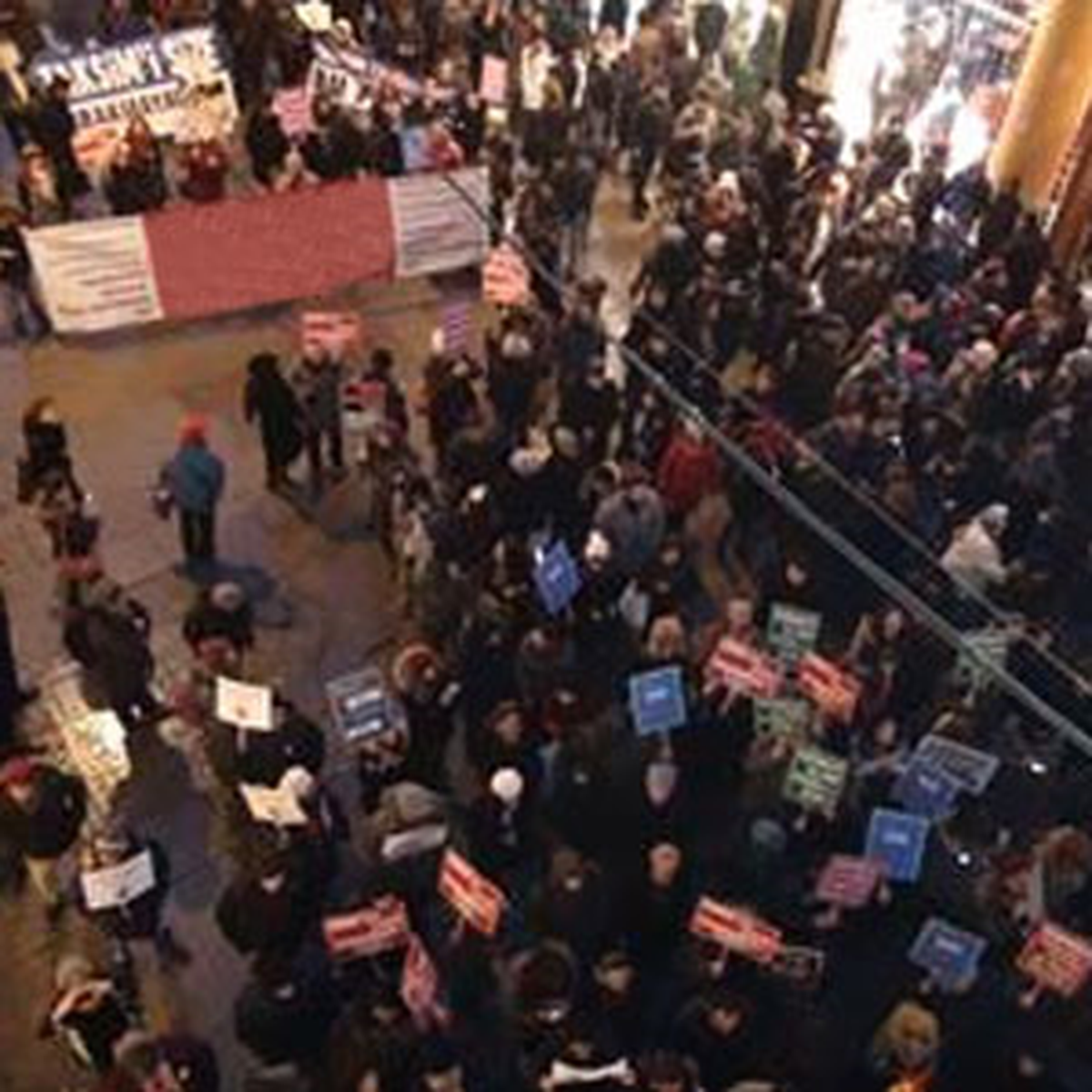 Taksim\'de "Eurovısıon" Protestosu