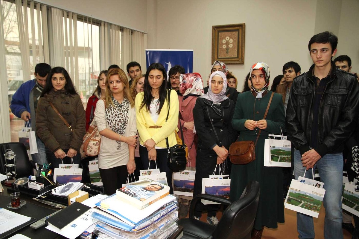Yalova Üniversitesi Öğrencileri Kocaeli Büyükşehir\'i Ziyaret Etti