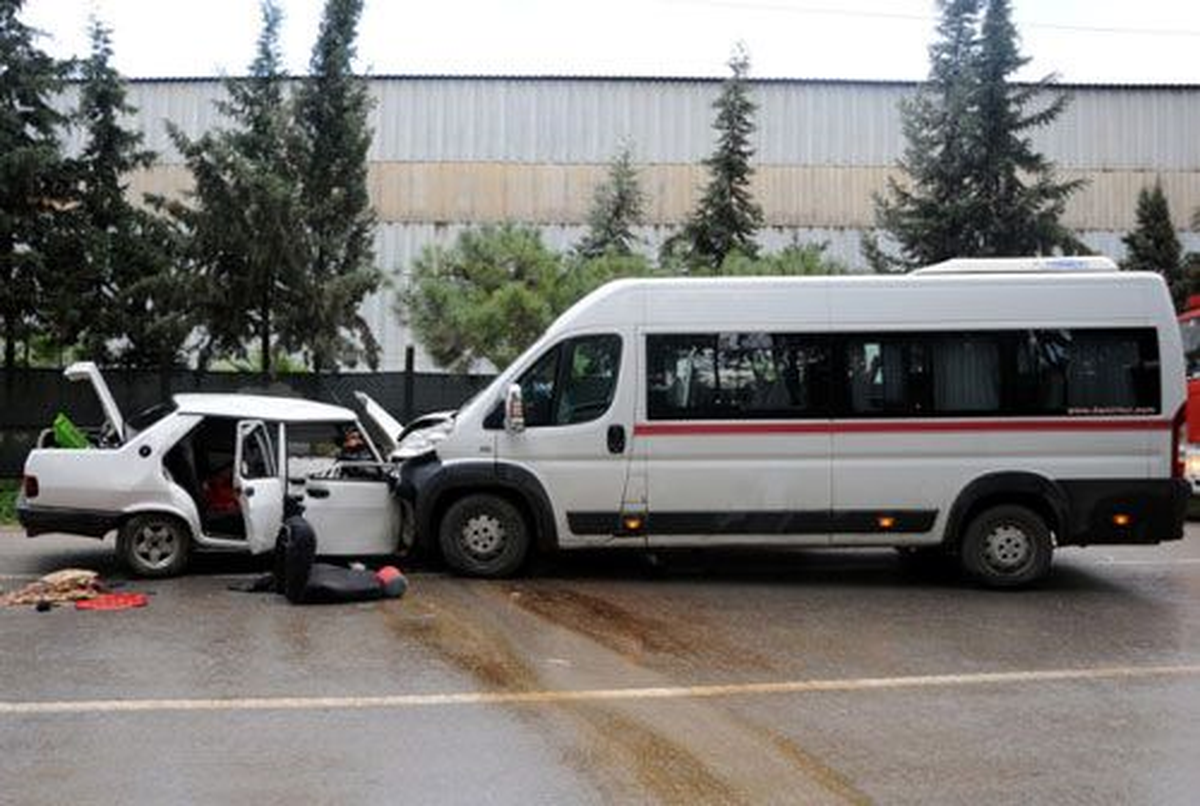 Antalya\'da Kaza: 1 Ölü, 5 Yaralı