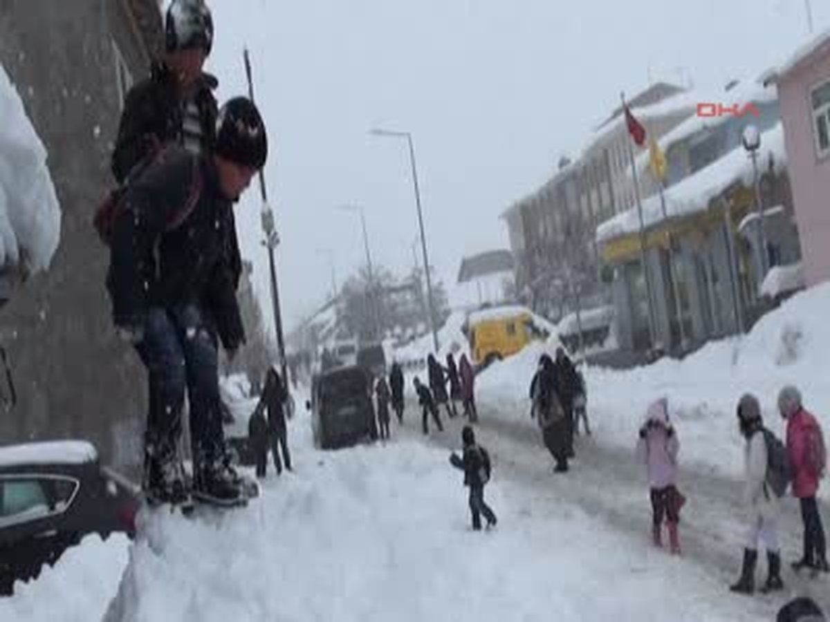 Bingöl Karlıova\'da Kar Kalınlığı 1.5 Metreye Ulaştı Karlıova\'da Kar Kalınlığı 1.5 Metreye Ulaştı