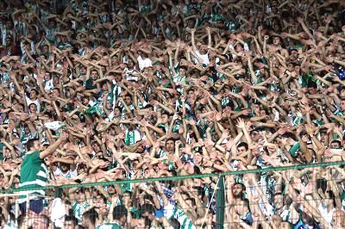 Bursasporlu Taraftarlardan Yönetime Tepki