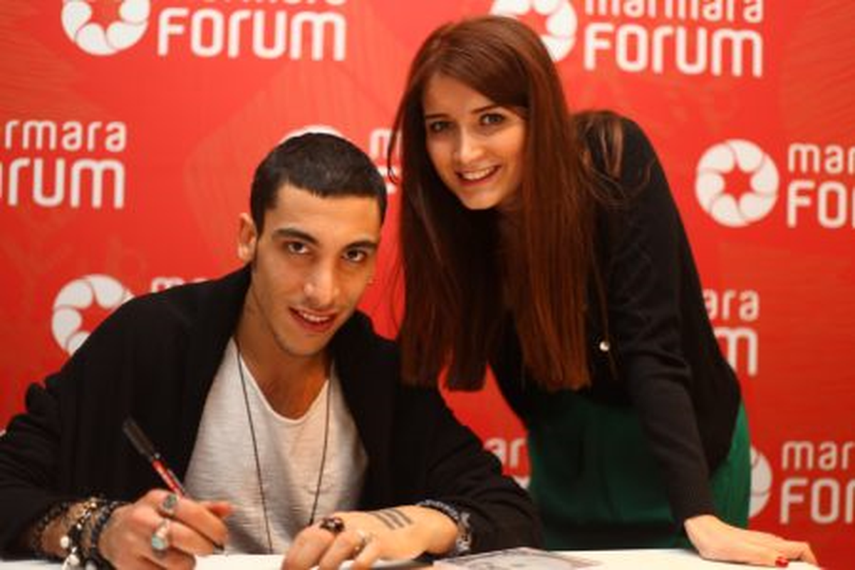 Can Bonomo Hayranlarıyla Buluştu