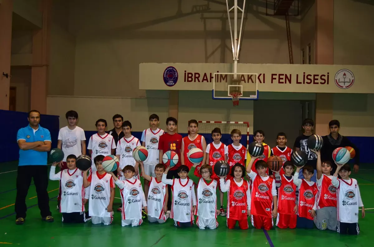 Dev Adamlar Erzurum'da Yetişiyor