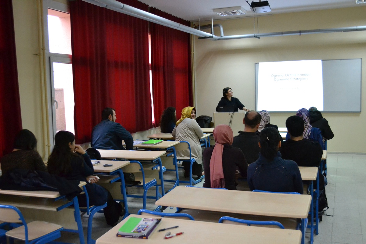Dü Eğitim Fakültesinde Pedagojik Formasyon Eğitimi Sürüyor