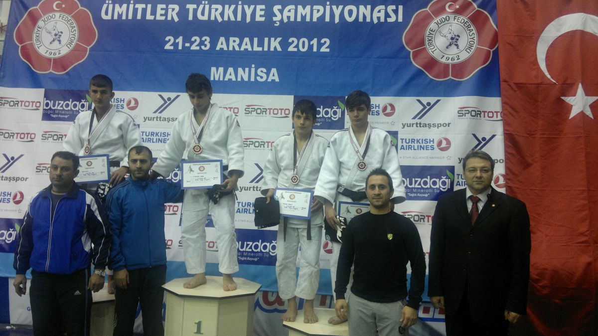 Düzceli Oğuzhan Özçelik Türkiye 3. Oldu