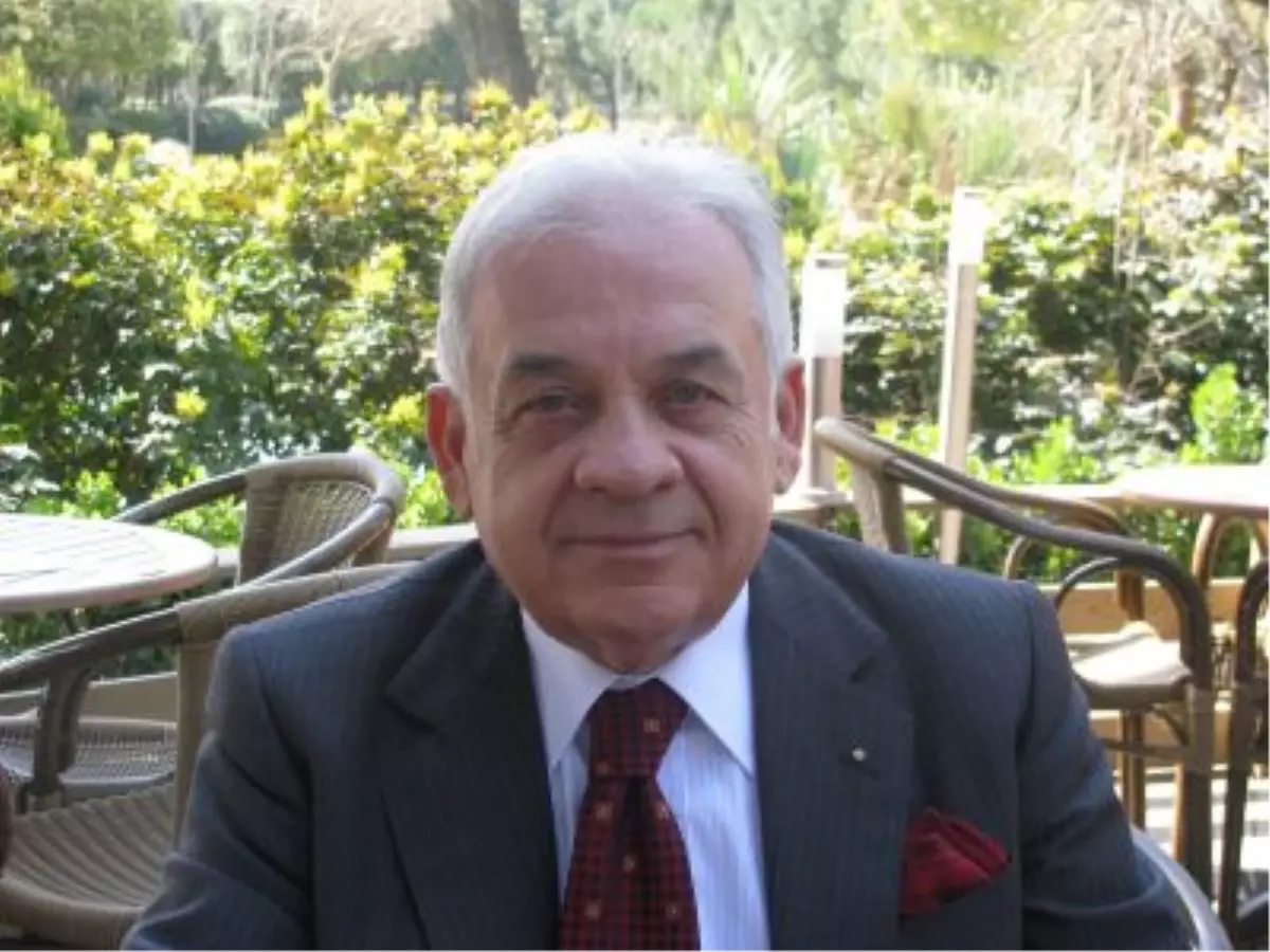 İnal Aydınoğlu Okurlarıyla Buluşuyor