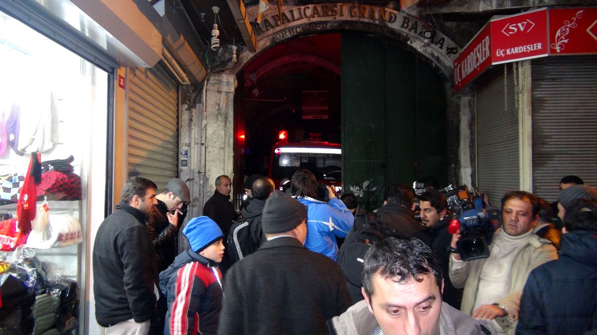 Kapalıçarşı\'da Yangın (4)