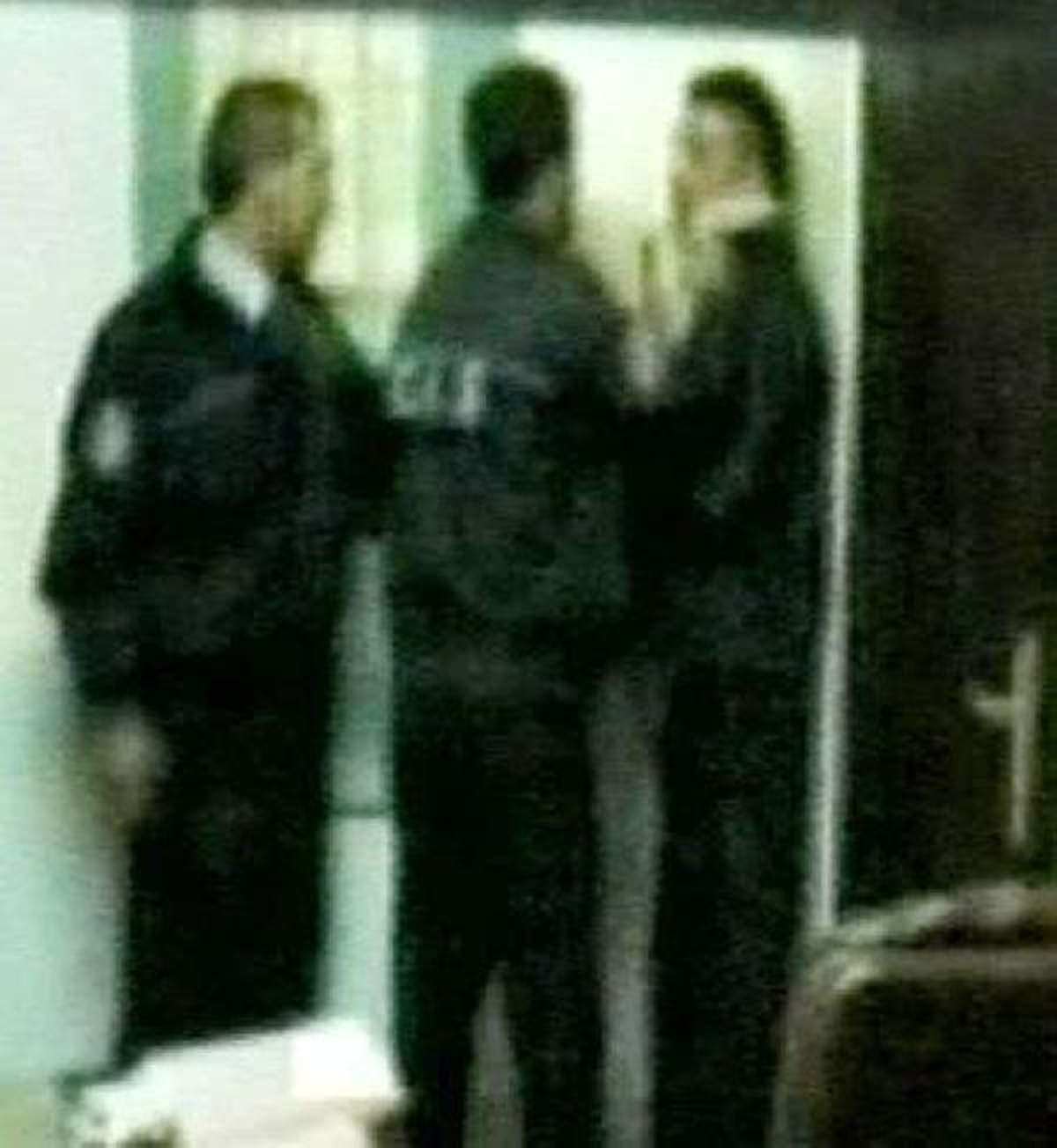 Kızının Elini Tutan Öğrenciyi Dövdü