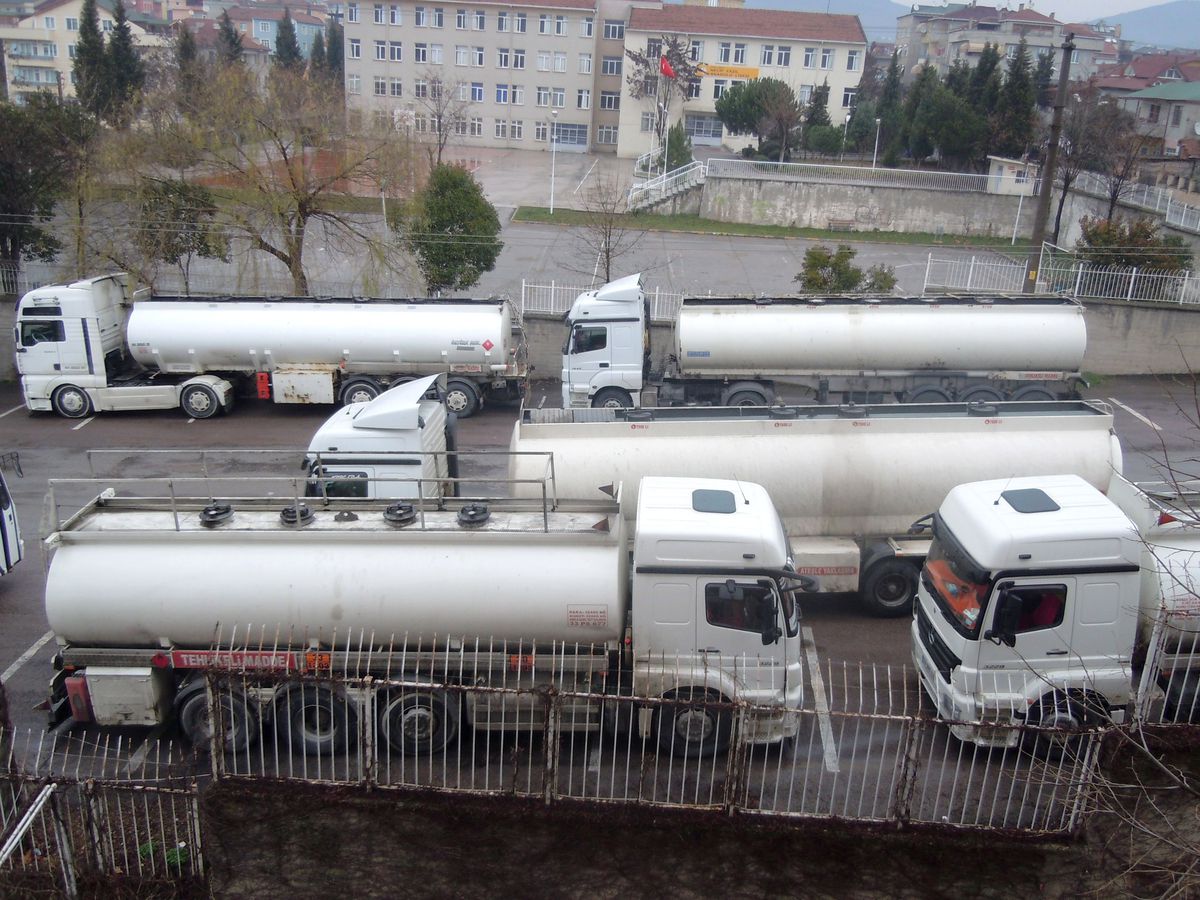 Kocaeli\'de Akaryakıt Kaçakçılığı Operasyonu