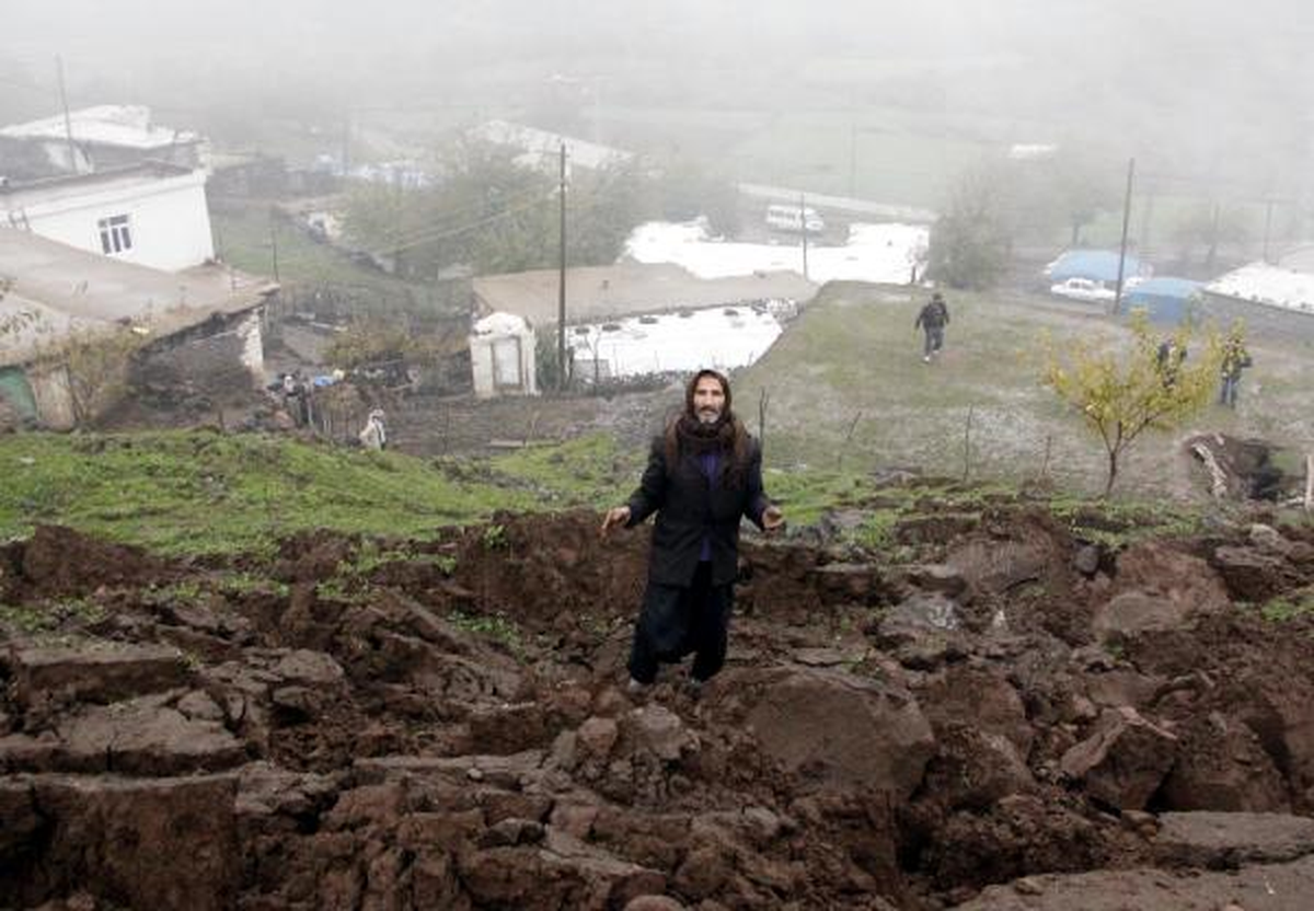 Köyde Heyelan Korkusu Ev Boşalttı