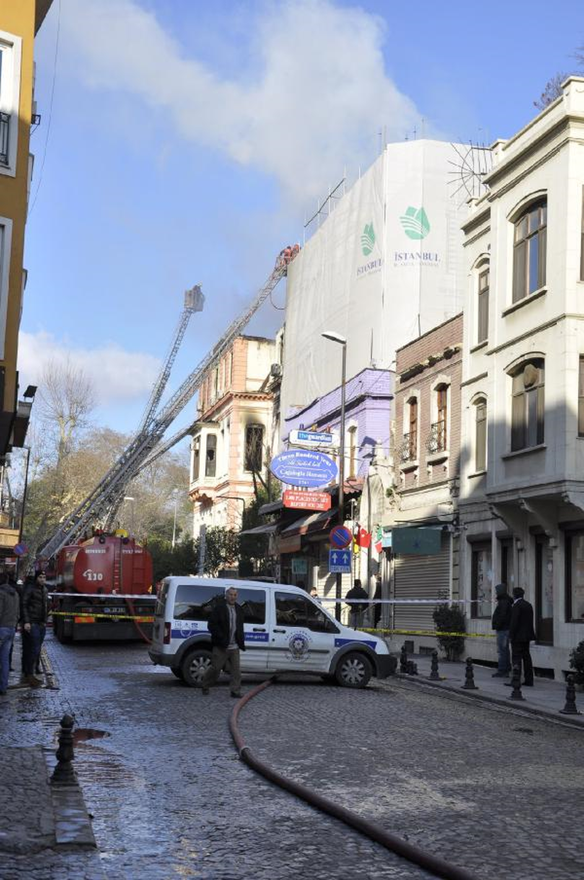 "Tarihi Bina İçimiz Yanıyor"