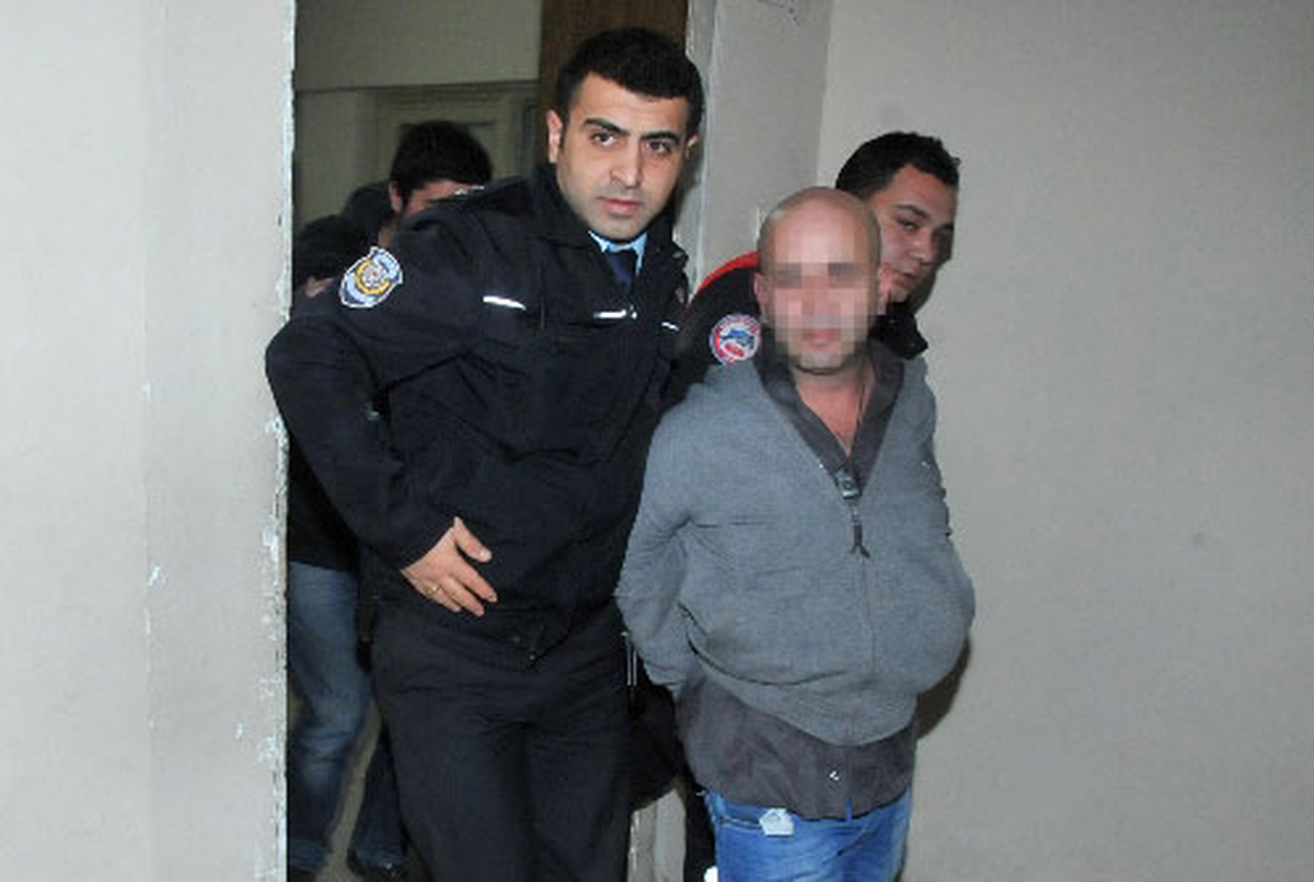 Ortağını Kafasından Vurdu