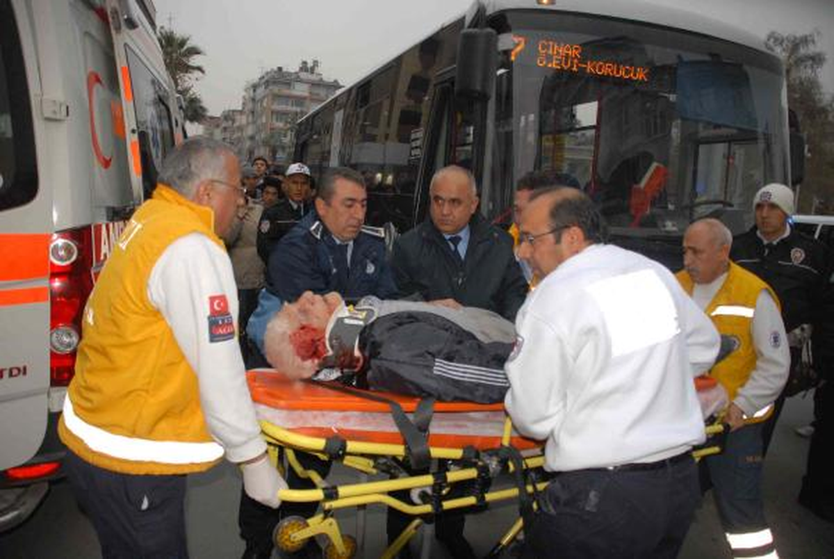 Otobüsün Altında Can Pazarı