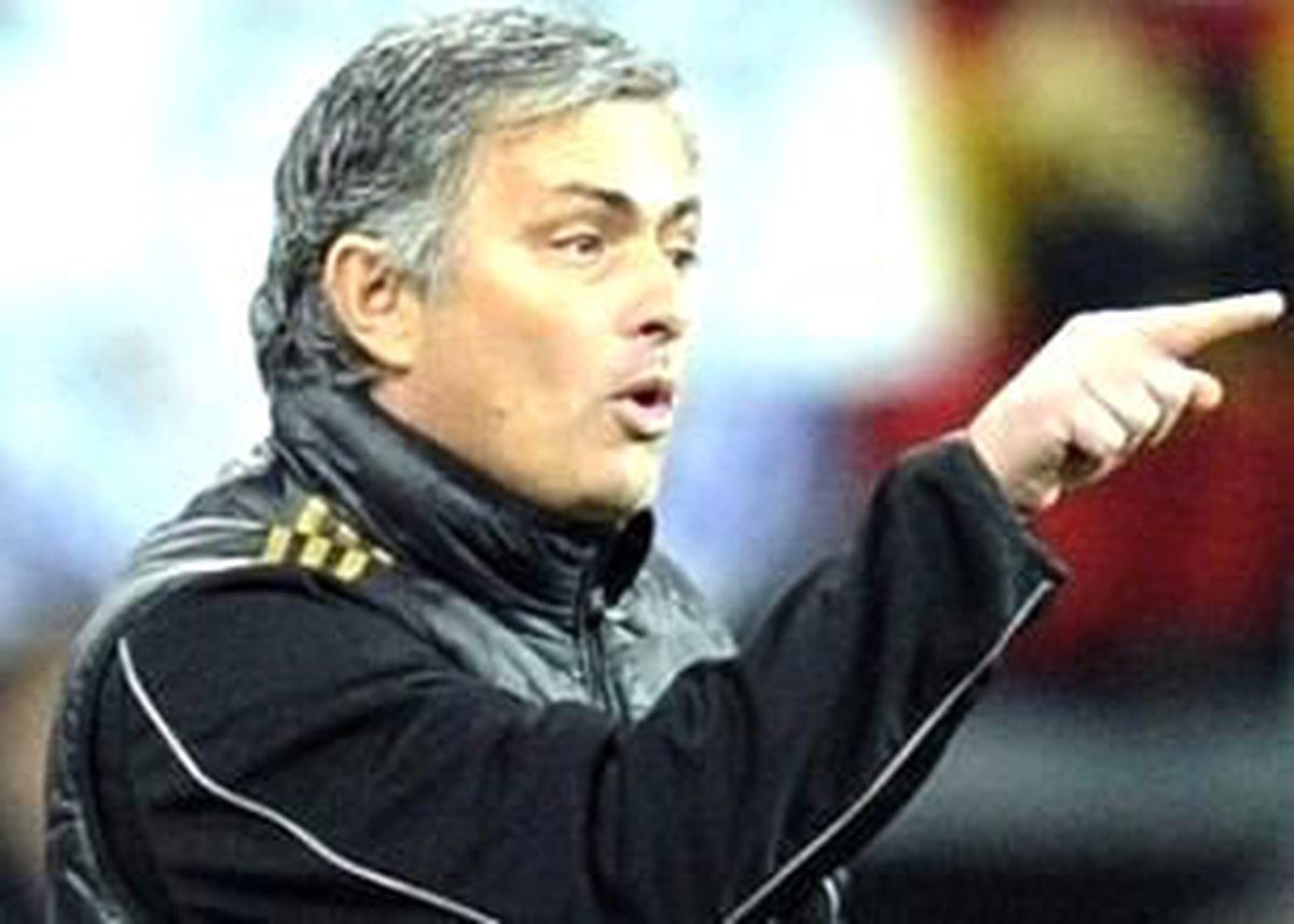Real Madrid Mou\'yu Gözden Çıkardı