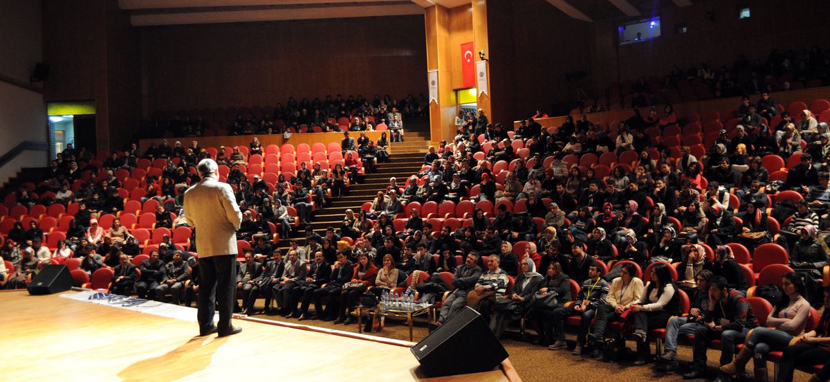 Şair Nurullah Genç, Sevenleriyle Buluştu