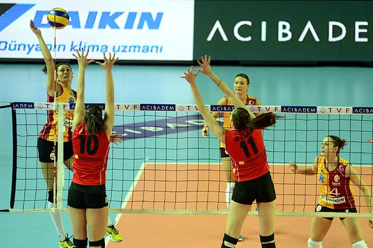 Voleybol: Acıbadem Bayanlar Ligi\'nde Görünüm