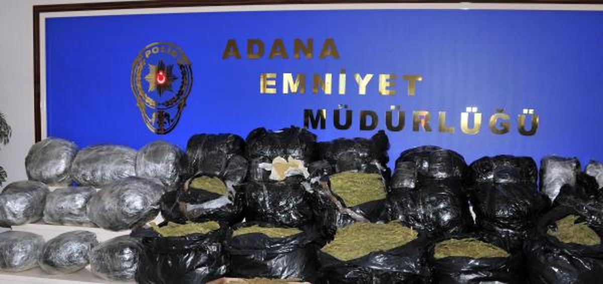 Zehir Tacirleri, 520 Kilo Esrarı Naftaline Sarmış