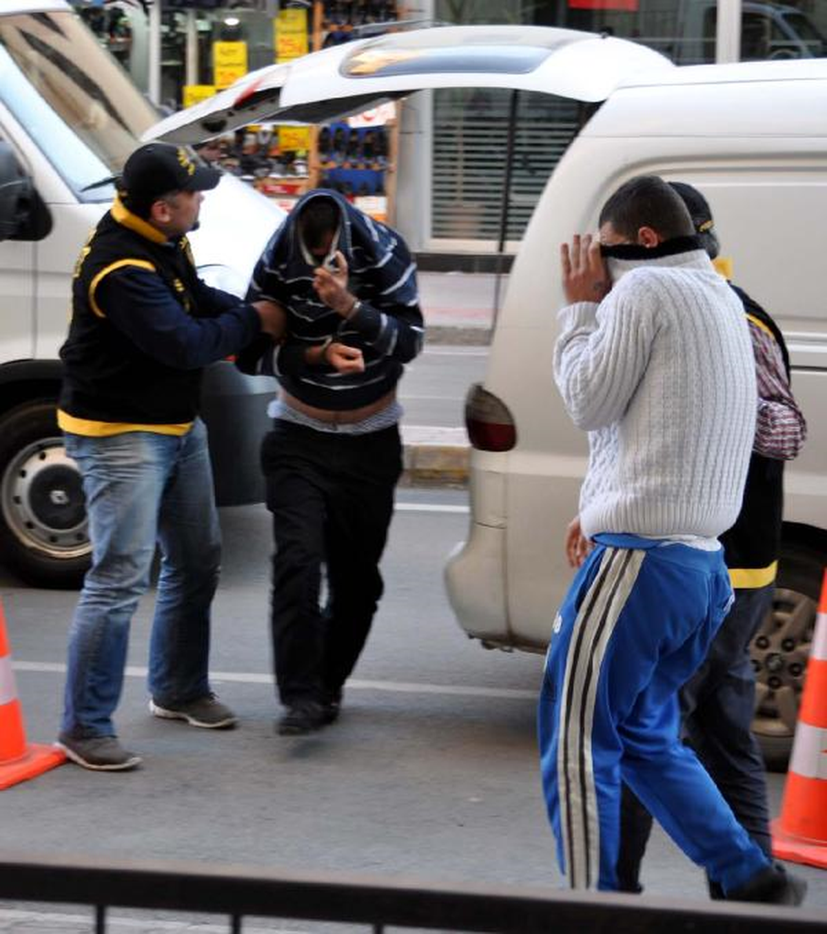 2 Kız Arkadaşa İğrenç Tuzak