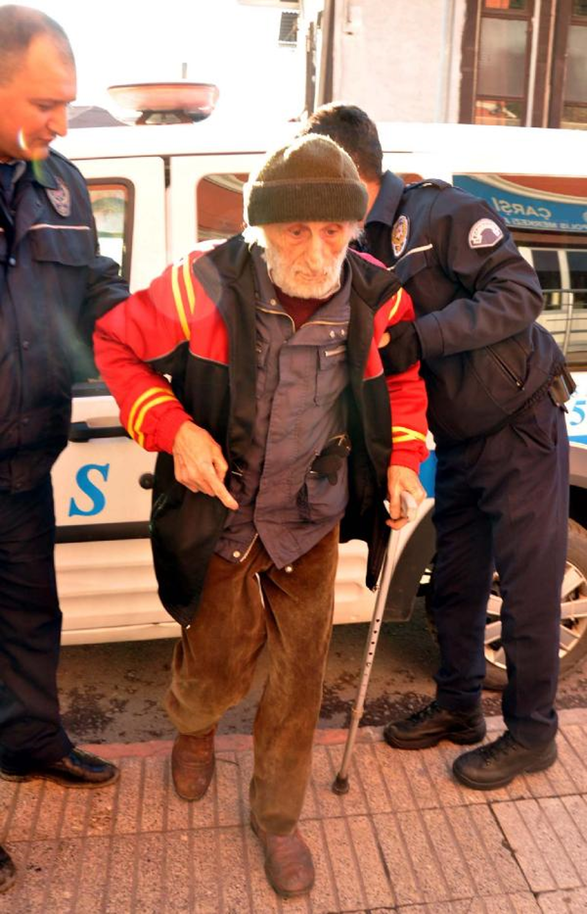 80 Yaşındaki Babaya Evlat Dayağı
