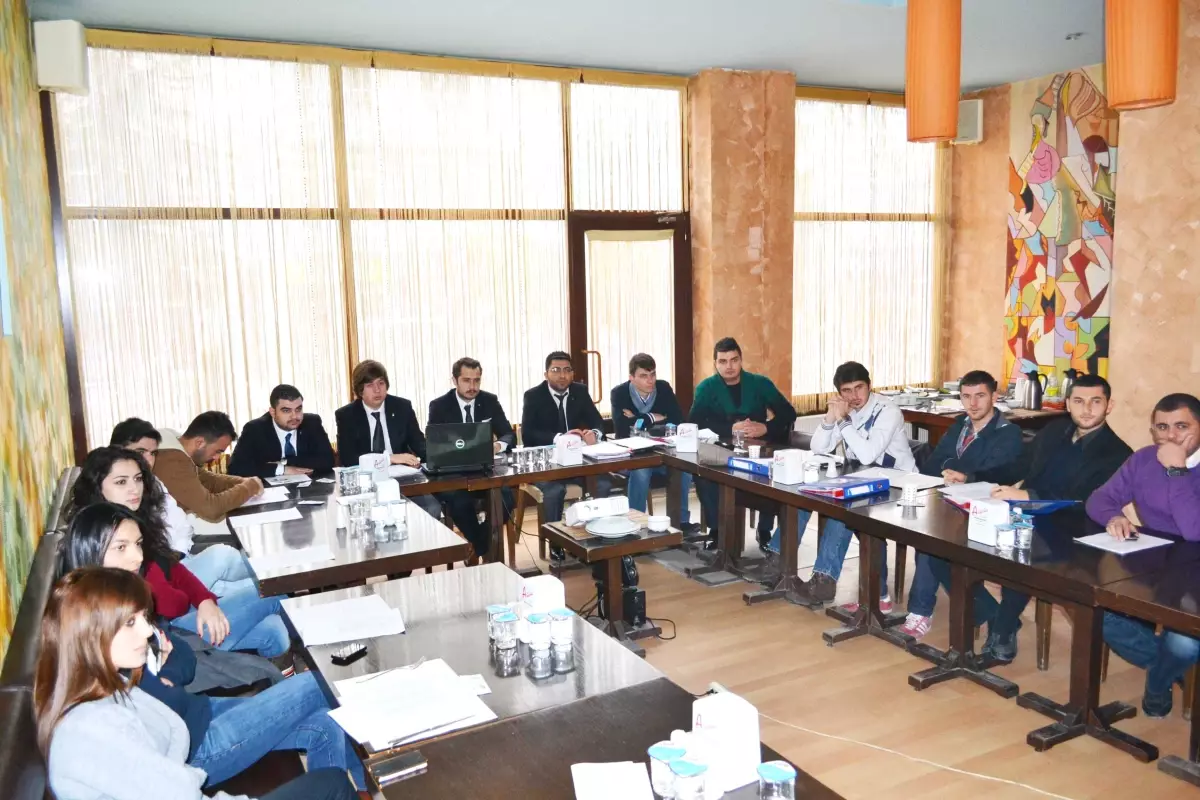 AK Parti İlçe Gençlik Kolları Yeni Yılın Yol Haritasını Belirledi